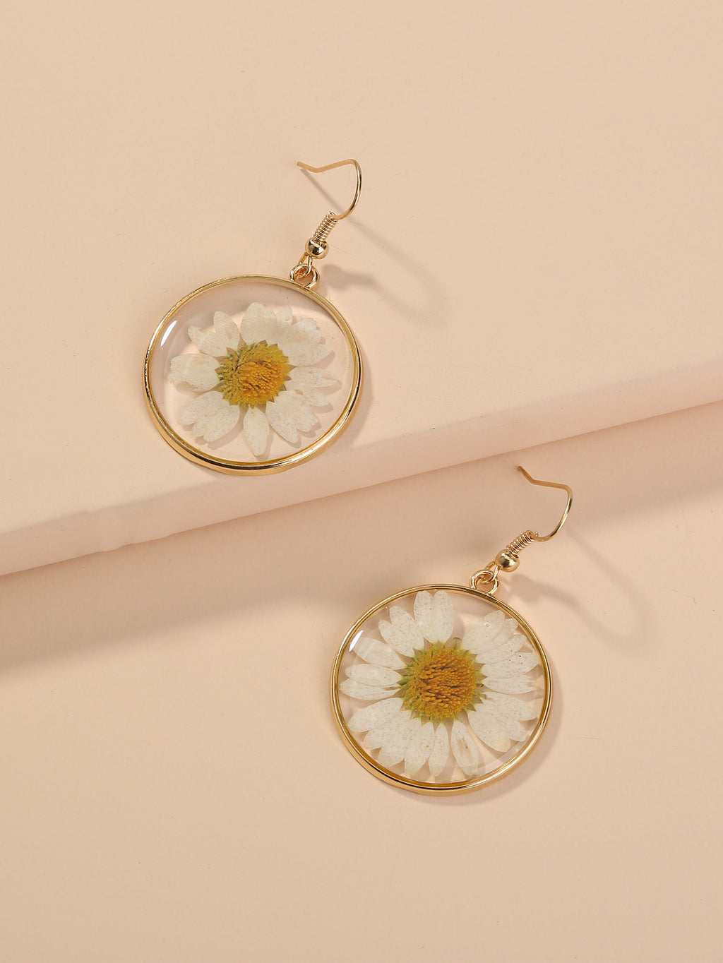 Nickle-Free Copper Dangle Earrings - Nooxian Elegant White Chrysanthemum - Boho Vacation Style with Golden-Tone Finish, Perfect for Everyday & Getaways