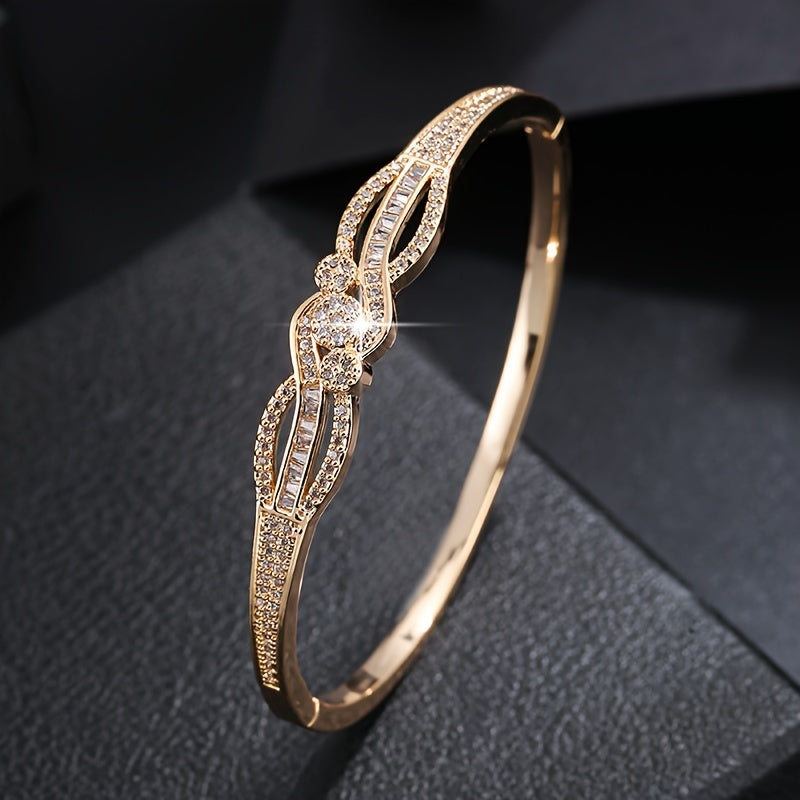 Women's Elegant Golden-Tone Bracelet - Interlocking Loop Design with Sparkling Accent Stones, Everyday & Party Jewelry for Formal Casual Outfits - Year-Round Luxury Accessory, Synthetic Zirconia Stone Embellishments, Highend