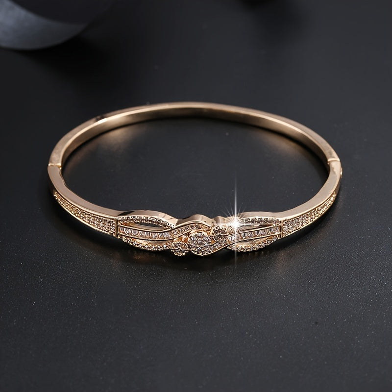 Women's Elegant Golden-Tone Bracelet - Interlocking Loop Design with Sparkling Accent Stones, Everyday & Party Jewelry for Formal Casual Outfits - Year-Round Luxury Accessory, Synthetic Zirconia Stone Embellishments, Highend