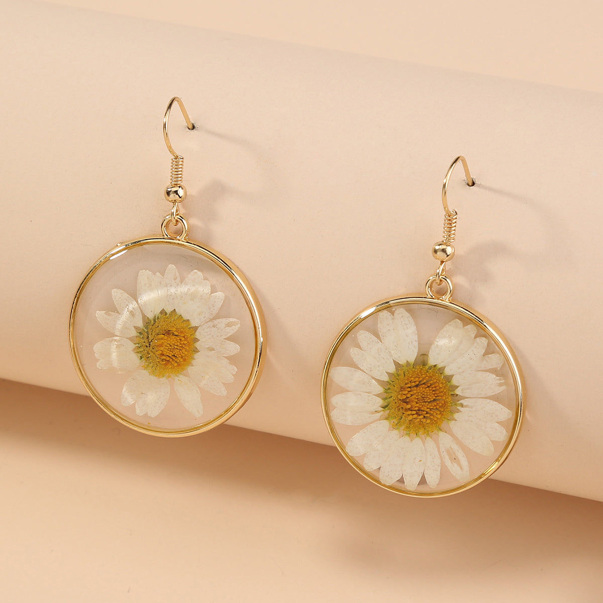 Nickle-Free Copper Dangle Earrings - Nooxian Elegant White Chrysanthemum - Boho Vacation Style with Golden-Tone Finish, Perfect for Everyday & Getaways