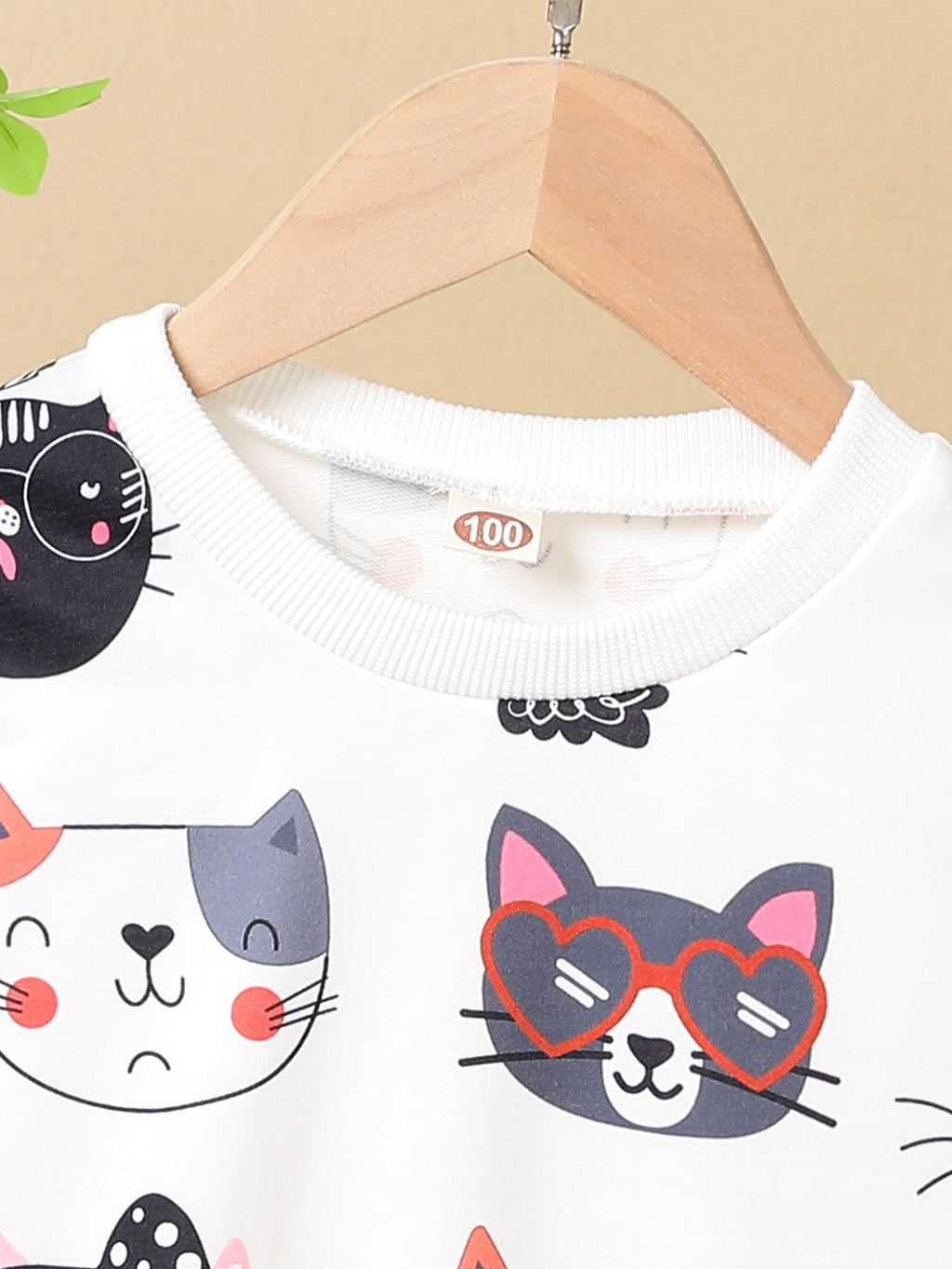 HWMFSNHFZ Girls' Lightweight Long Sleeve Cartoon Cat Print Sweatshirt - Soft Pink Crew Neck Casual Pullover for Spring & Fall, All-Season Comfort, Cute Sweaters